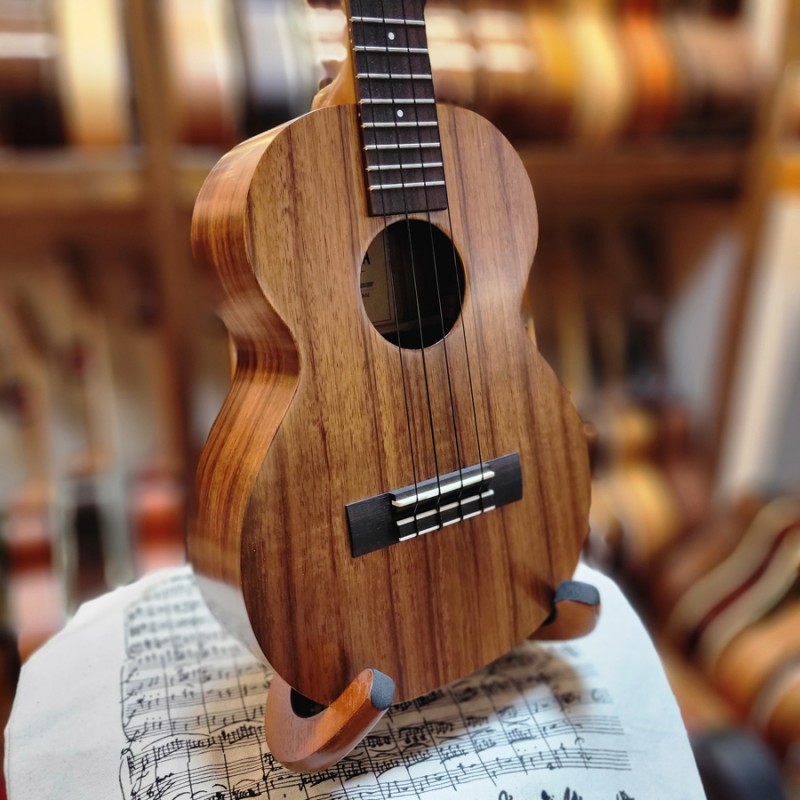 UKULELE KAMAKA TENOR KOA HAWAIIEN EN ETUI HF-3