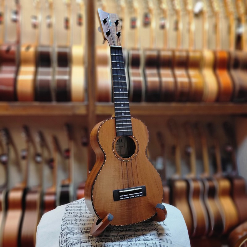 UKULELE KAMAKA CONCERT DELUX KOA HAWAIIEN EN ETUI HF-2D